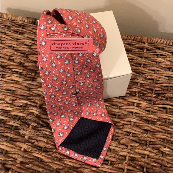 Vineyard Vines tie - Picture 2 of 3